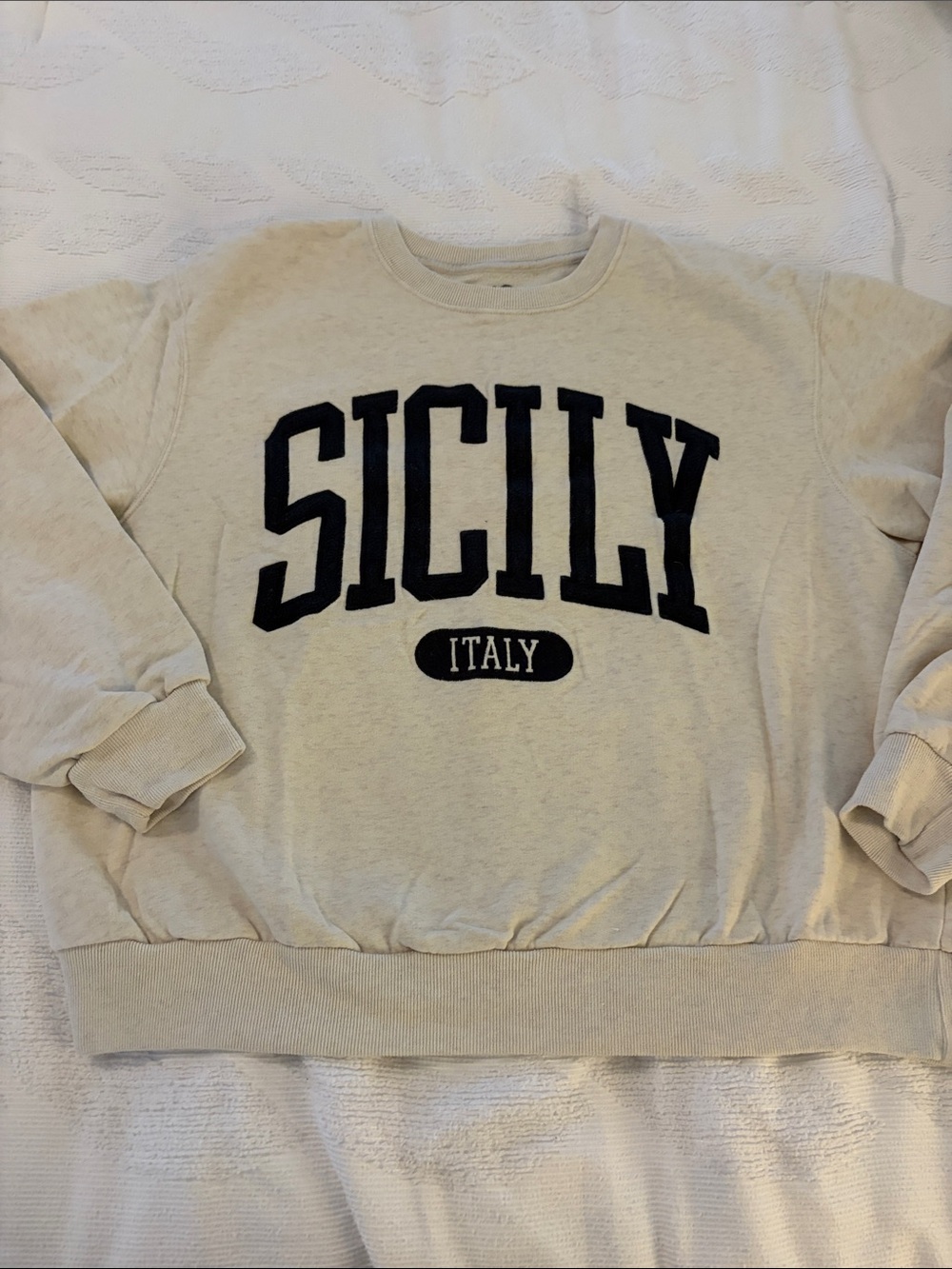 Hollister Cream Crewneck with Navy Sicily Graphic
